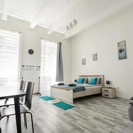 Seventh Heaven * Budapest